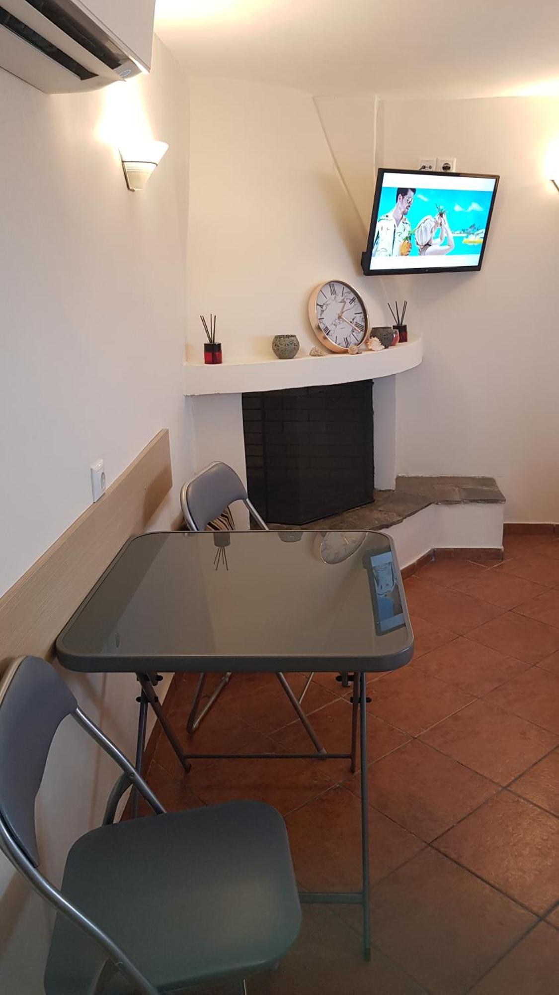 Studio With City View Apartman Tirnavos Szoba fotó