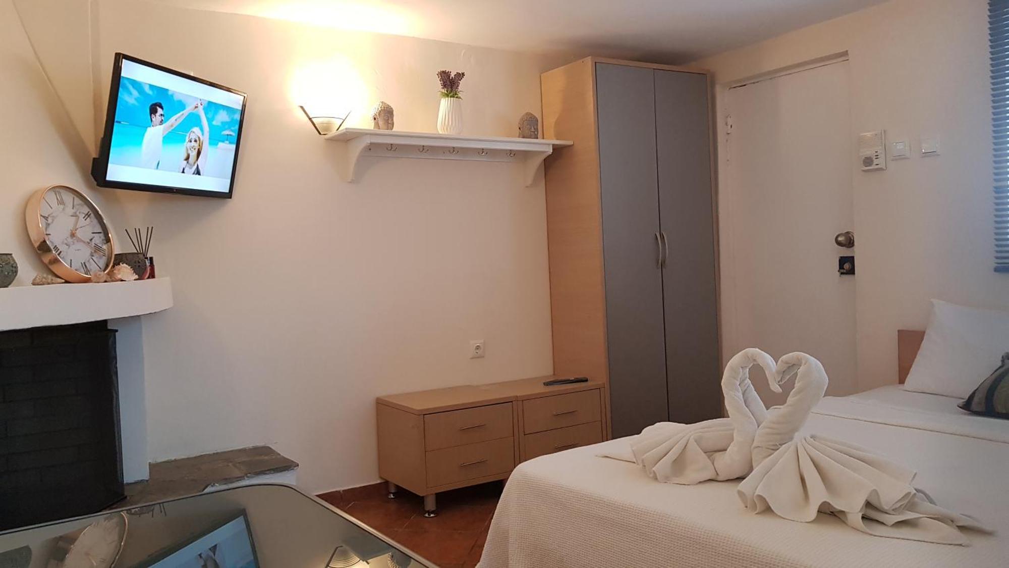 Studio With City View Apartman Tirnavos Szoba fotó